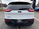 Used 2018 Jeep Cherokee Latitude w/ Altitude Package image 5