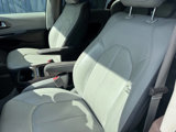 Used 2017 Chrysler Pacifica Touring-L image 5