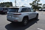 Used 2024 Jeep Grand Cherokee Limited image 5