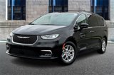 Used 2022 Chrysler Pacifica Touring-L image 2
