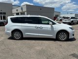 Used 2018 Chrysler Pacifica Touring-L image 4