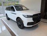 New 2025 Lincoln Navigator Reserve w/ Jet Appearance Package image 6