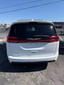 Used 2022 Chrysler Pacifica Touring-L image 4