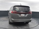 New 2025 Chrysler Pacifica Select image 2