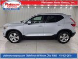 Used 2022 Volvo XC40 T5 Momentum image 2