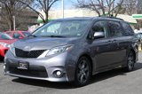 Used 2017 Toyota Sienna SE Premium image 6