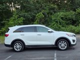 Used 2017 Kia Sorento LX w/ LX Convenience Package image 3