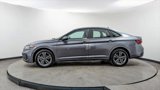 Used 2024 Volkswagen Jetta SE image 3