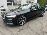 Used 2020 Volvo S60 T6 R-Design image 3