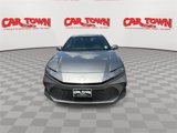 Used 2025 Toyota Camry SE image 3