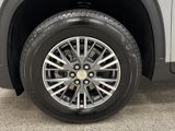 Used 2025 Chevrolet Traverse LT image 2