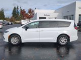 New 2025 Chrysler Pacifica Select image 2
