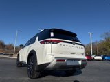 New 2025 Nissan Pathfinder Platinum image 5