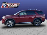 New 2025 Nissan Pathfinder Platinum image 4