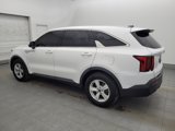 Used 2021 Kia Sorento LX image 3