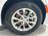 New 2025 Chrysler Pacifica Select image 3