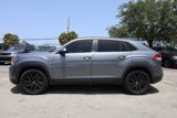 Used 2022 Volkswagen Atlas Cross Sport SE w/ Panoramic Sunroof Package image 2