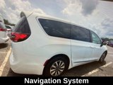 Used 2023 Chrysler Pacifica Limited image 3