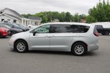 Used 2024 Chrysler Pacifica Touring-L image 5