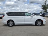 Used 2021 Chrysler Pacifica Touring-L image 2