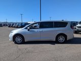 Used 2023 Chrysler Pacifica Touring-L image 3