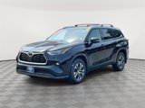 Used 2022 Toyota Highlander XLE image 3