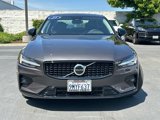 Certified 2025 Volvo S60 B5 Core image 2