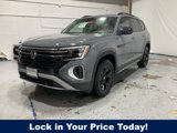 New 2025 Volkswagen Atlas Peak Edition SE image 3