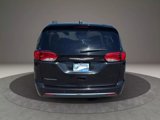 Used 2017 Chrysler Pacifica Touring-L w/ Tire & Wheel Group image 4