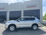 New 2025 Mitsubishi Outlander ES image 2