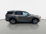 New 2025 Nissan Pathfinder Platinum image 4