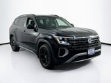 Used 2024 Volkswagen Atlas Peak Edition SE image 3