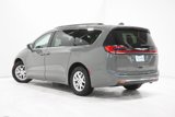 Used 2022 Chrysler Pacifica Touring-L image 5
