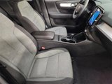 Used 2025 Volvo XC40 B5 Core image 3