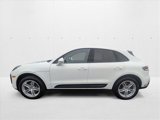 Certified 2025 Porsche Macan image 2
