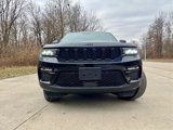New 2025 Jeep Grand Cherokee Limited w/ Black Appearance Package image 3