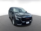 Used 2024 GMC Terrain SLE image 3