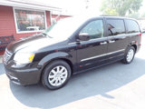 Used 2016 Chrysler Town & Country Touring w/ Driver Convenience Group image 3
