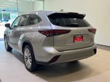 Used 2025 Toyota Highlander Platinum image 4