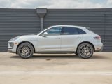Certified 2025 Porsche Macan image 2