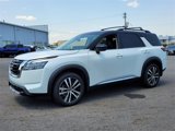New 2025 Nissan Pathfinder Platinum image 3