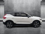 Used 2022 Volvo XC40 T5 R-Design w/ Advanced Package image 4