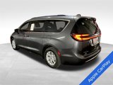 Used 2022 Chrysler Pacifica Touring-L image 6