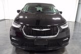 Used 2024 Chrysler Pacifica Touring-L image 3