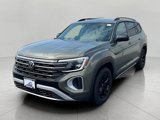 New 2025 Volkswagen Atlas Peak Edition SE image 3