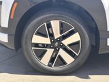 New 2026 Hyundai Ioniq 9 SEL image 5