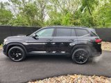 Certified 2024 Volkswagen Atlas SE w/ Panoramic Sunroof Package image 2