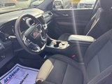 Used 2023 GMC Acadia SLE w/ Driver Convenience Package image 3