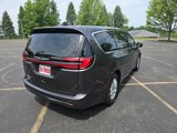 Used 2023 Chrysler Pacifica Touring-L image 6