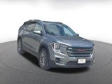 Used 2024 GMC Terrain SLT image 3
